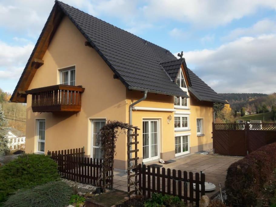 Ferienhaus Perle Am Fusse Der Augustusburg Villa Luaran gambar